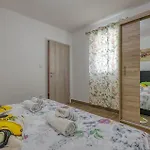 1 Bedroom Amazing In Prázdninový dům *